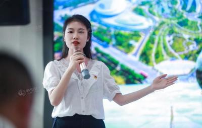 泸州住建系统庆“七一”表彰大会暨第二季度党建工作流动现场会举行