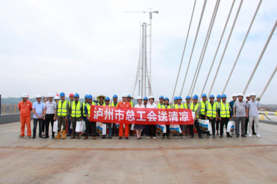 市总工会走访慰问城市建设勇士