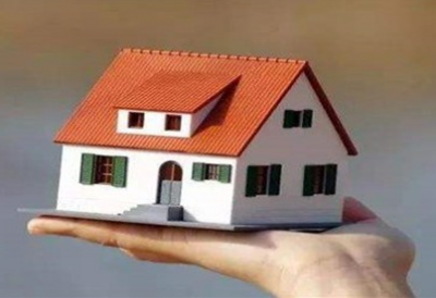 中央经济工作会议强调防范化解房地产风险，推动新发展模式建立